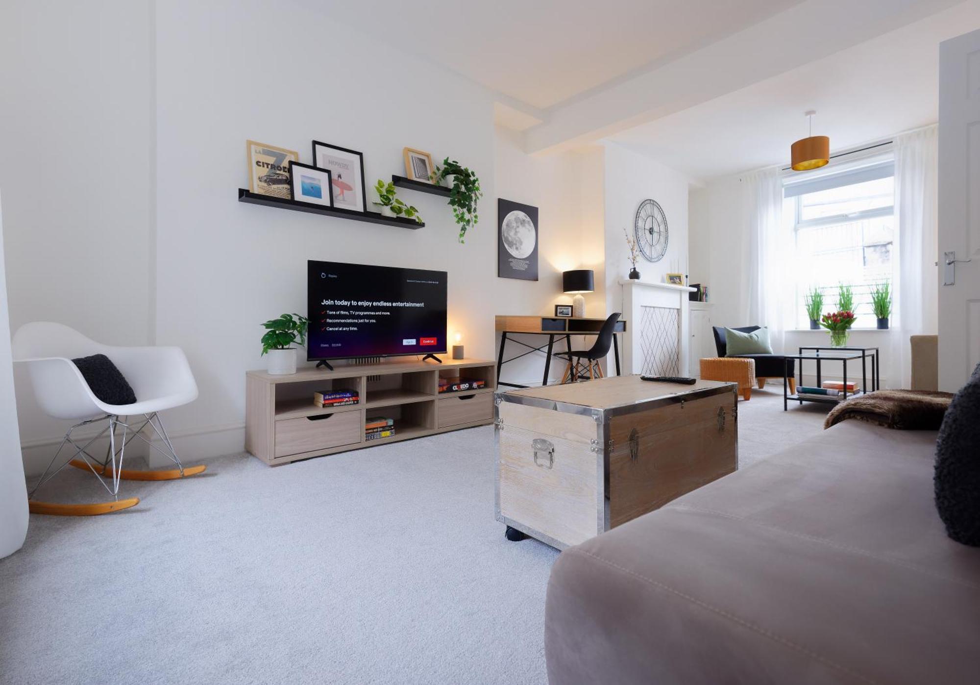 Stayright 3 Bed Home Near Hiking Trails & Parks Llwynypia Екстер'єр фото
