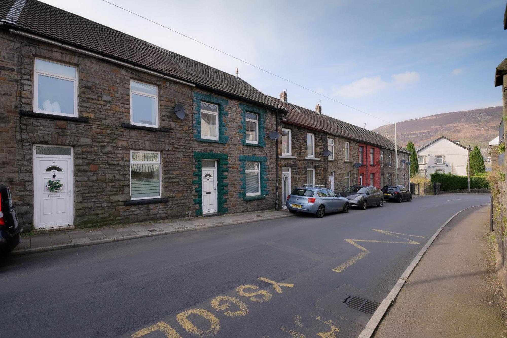 Stayright 3 Bed Home Near Hiking Trails & Parks Llwynypia Екстер'єр фото